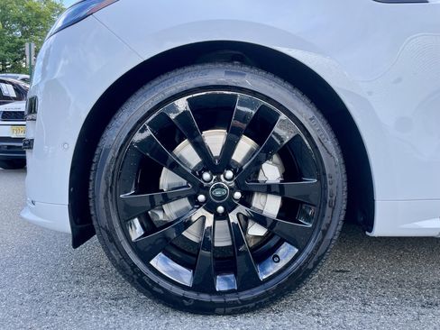 Certified 2025 Land Rover Range Rover Sport Dynamic SE image 9