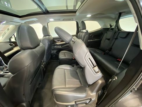 Used 2022 Subaru Ascent Touring AWD/4WD image 11
