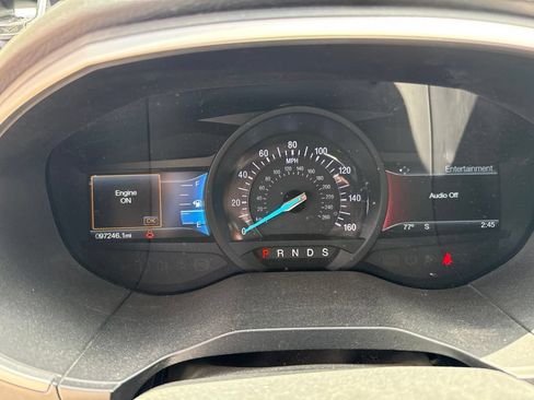 Used 2018 Ford Edge SEL w/ Canadian Touring Package AWD/4WD image 5