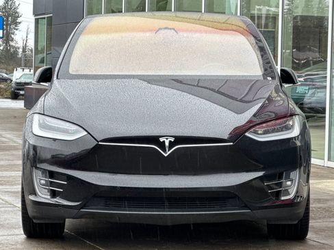 Used 2020 Tesla Model X Long Range image 8