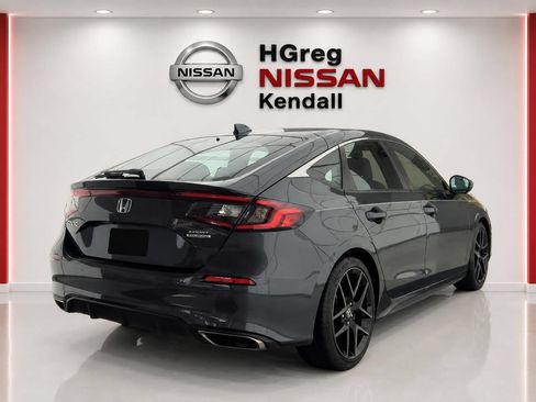 Used 2024 Honda Civic Sport Touring image 4