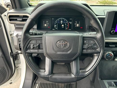 Used 2026 Toyota Tacoma SR5 AWD/4WD image 10