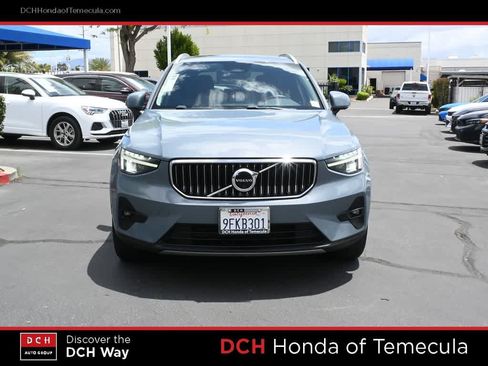 Used 2023 Volvo XC40 B5 Plus AWD/4WD image 2