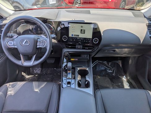 Used 2025 Lexus NX 250 FWD w/ Accessory Package (K3) image 17