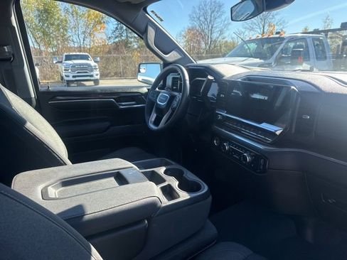 Used 2023 GMC Sierra 1500 SLE image 5