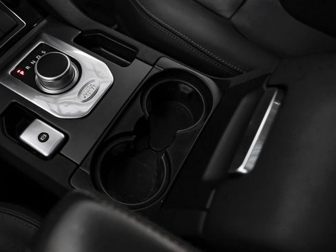 Used 2016 Land Rover LR4 HSE Silver Edition image 18