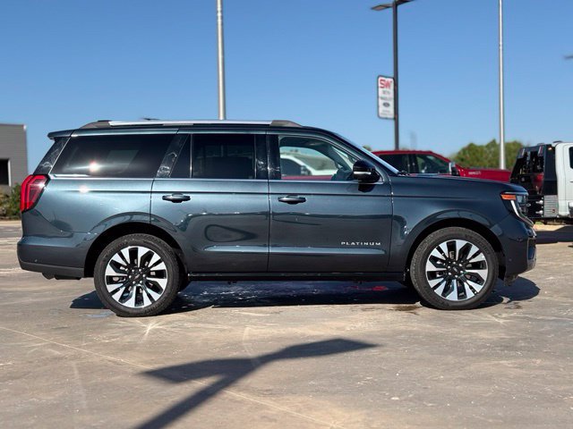 Certified 2025 Ford Expedition Platinum w/ Driver's Package AWD/4WD image 8