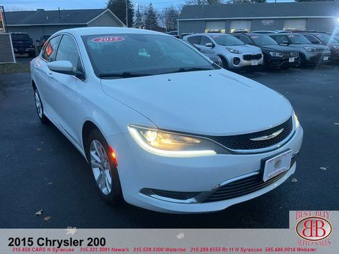 Used 2015 Chrysler 200 Limited w/ Convenience Group FWD image 1