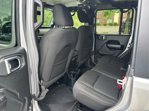 Used 2021 Jeep Wrangler Unlimited Sport AWD/4WD image 5