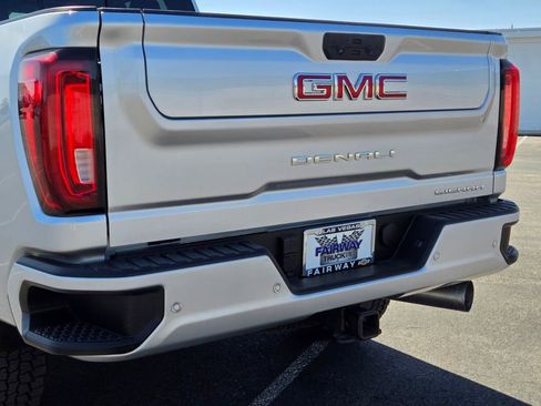 Used 2021 GMC Sierra 2500 Denali image 5