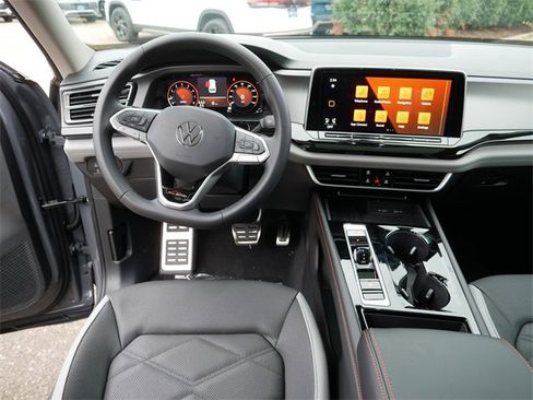 New 2026 Volkswagen Atlas Peak Edition image 9