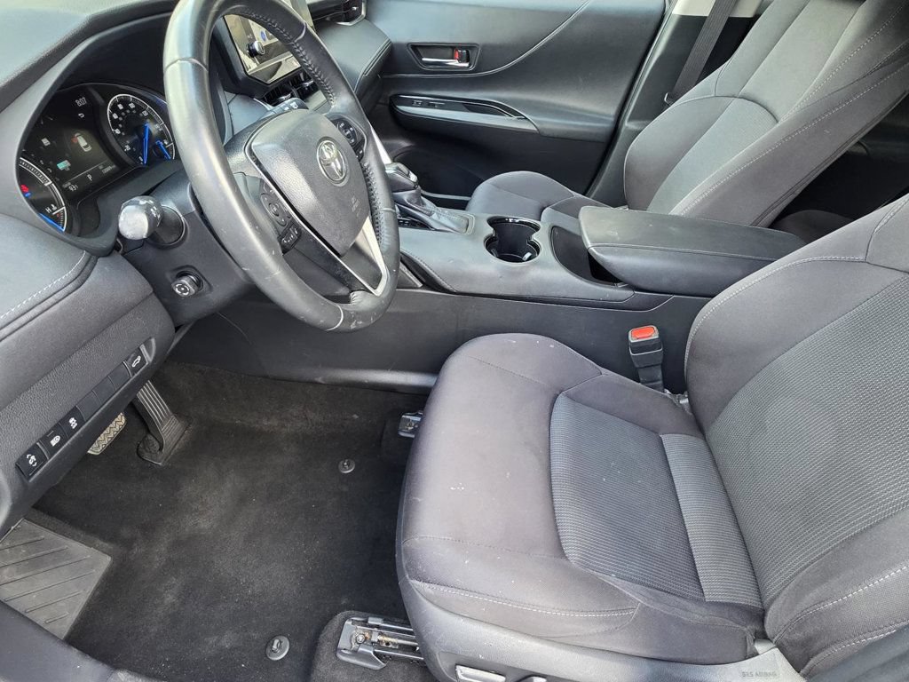 Used 2023 Toyota Venza LE AWD/4WD image 6