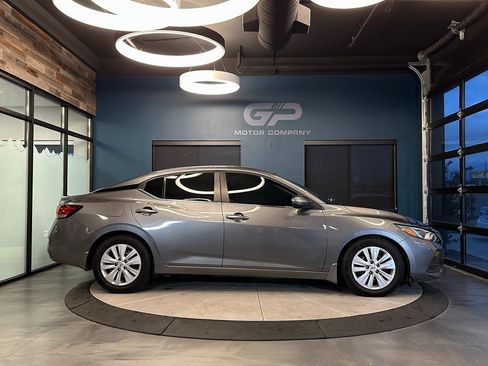 Used 2020 Nissan Sentra S image 2