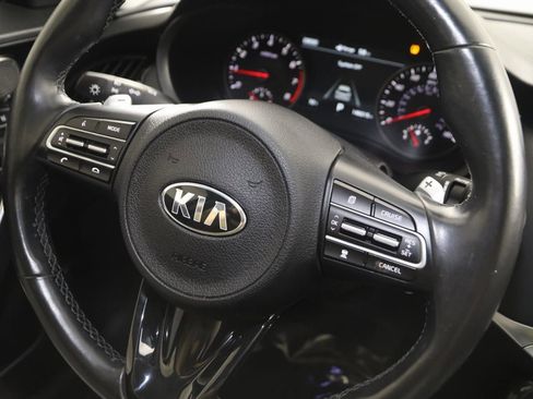 Used 2018 Kia Stinger Premium image 40