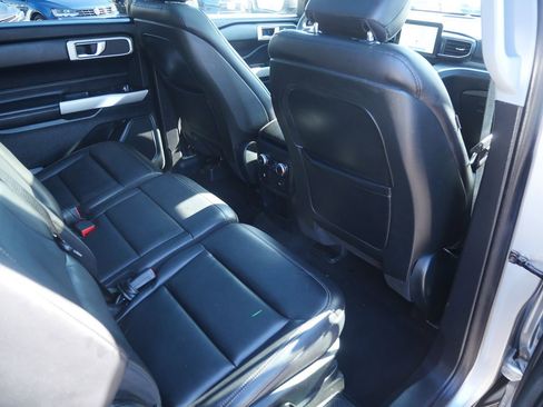 Used 2020 Ford Explorer XLT w/ Equipment Group 202A image 28