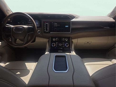 Used 2023 GMC Yukon XL Denali AWD/4WD image 9