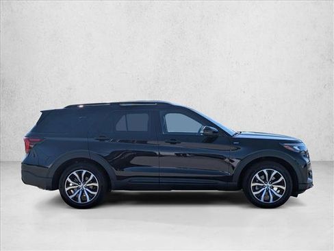 Used 2025 Ford Explorer ST-Line RWD image 4