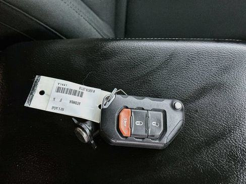 Used 2018 Jeep Wrangler Sport AWD/4WD image 33