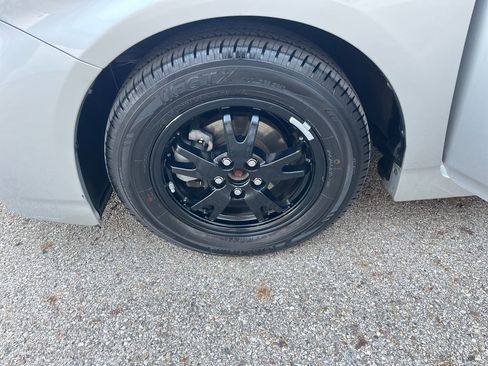 Used 2014 Toyota Prius Four image 29