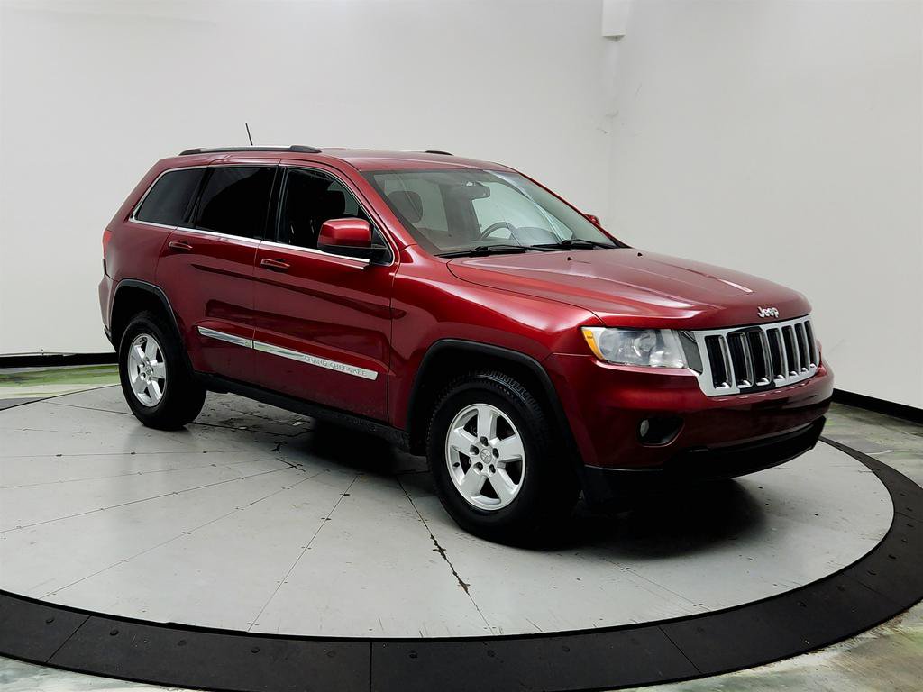 Used 2013 Jeep Grand Cherokee Laredo w/ Laredo E Group AWD/4WD image 3