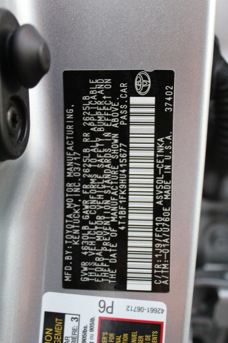 Used 2017 Toyota Camry LE FWD image 34