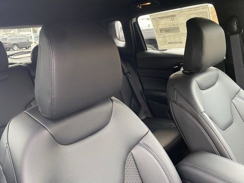 New 2026 Jeep Compass Latitude image 30