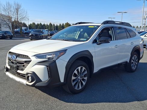 Used 2023 Subaru Outback Limited image 3