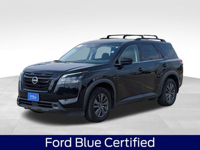 Used 2023 Nissan Pathfinder SV w/ Black Appearance Package