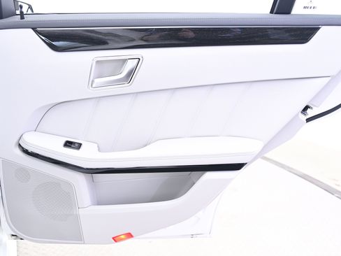 Used 2015 Mercedes-Benz E 400 E 400 image 16