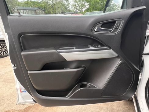 Used 2022 Chevrolet Colorado LT w/ Fleet Safety Package RWD image 26