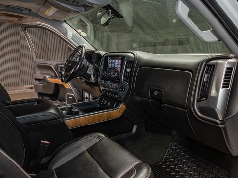 Used 2017 Chevrolet Silverado 3500 LTZ w/ Duramax Plus Package AWD/4WD image 17