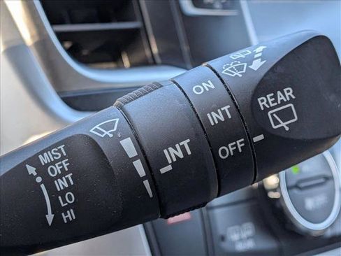 Used 2016 Toyota Highlander XLE image 11