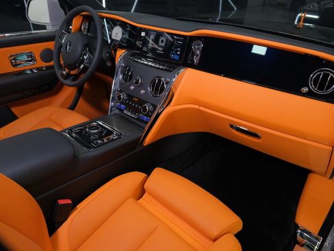 Used 2026 Rolls-Royce Cullinan AWD/4WD image 54