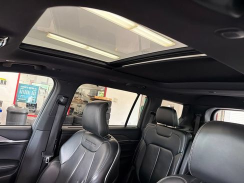Used 2021 Jeep Grand Cherokee L Overland w/ Luxury Tech Group IV AWD/4WD image 21