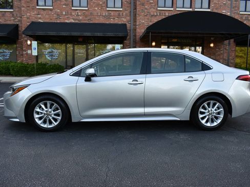 Used 2021 Toyota Corolla XLE FWD image 4