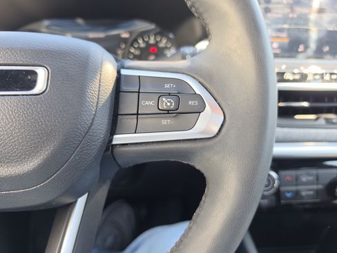 Used 2023 Jeep Compass Latitude w/ Sun and Sound Group AWD/4WD image 22