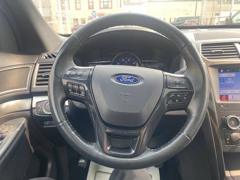 Used 2019 Ford Explorer XLT w/ Equipment Group 202A AWD/4WD image 30