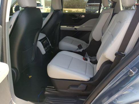 New 2026 Lincoln Aviator 2WD image 21