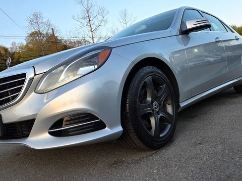 Used 2014 Mercedes-Benz E 350 4MATIC Sedan image 2