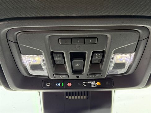 Used 2023 GMC Sierra 1500 AT4 w/ AT4 Preferred Package image 21