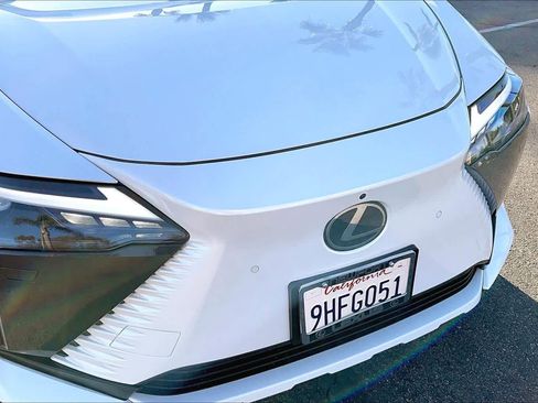 Used 2023 Lexus RZ 450e Premium image 28