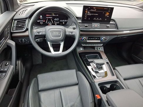 Used 2023 Audi Q5 2.0T Premium Plus w/ Premium Plus Package AWD/4WD image 17