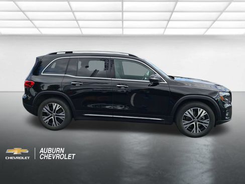 Used 2024 Mercedes-Benz GLB 250 image 2
