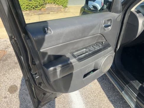 Used 2010 Jeep Patriot Sport image 6