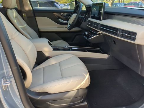 New 2026 Lincoln Corsair Premiere image 24