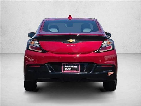 Used 2018 Chevrolet Volt LT w/ Comfort Package FWD image 7