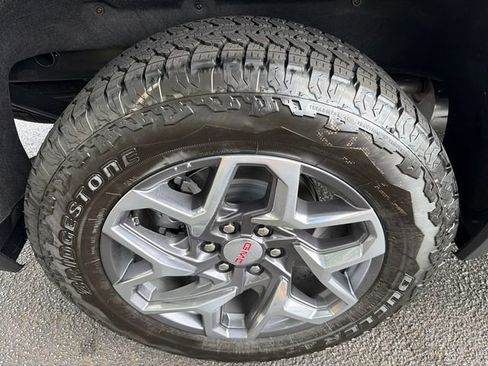 Used 2026 GMC Sierra 1500 SLT w/ SLT Premium Package AWD/4WD image 17