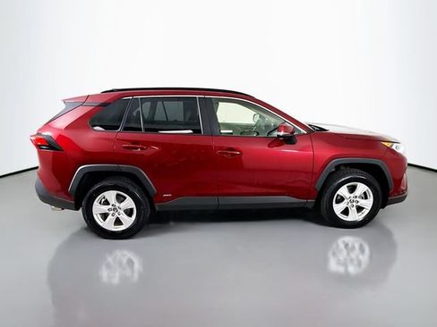 Used 2019 Toyota RAV4 XLE AWD/4WD image 8
