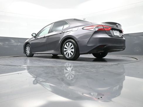 Certified 2019 Toyota Camry LE image 32