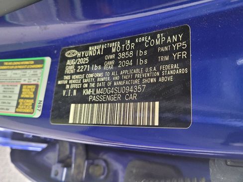 Used 2025 Hyundai Elantra Sport w/ Cargo Package FWD image 33